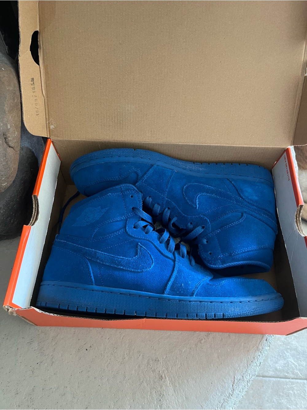 Velvet blue retro ones